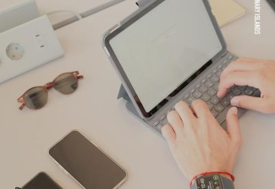 Avenida 7 Islas Canarias, n 85. Las Chafiras office accommodations