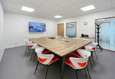 Executive office centre to lease in Chasseneuil-du-Poitou