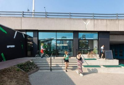 Exterior view of 1 Dock Road