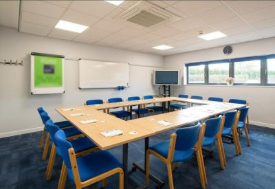 Executive office centre to rent in Croydon