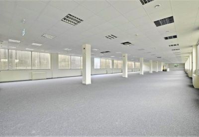 Office accomodations in central Brentford