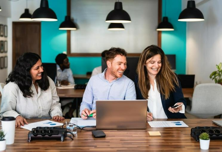 Av. Eugenio Dominguez Alfonso, CC Pueblo Canario, Local 310, Adeje