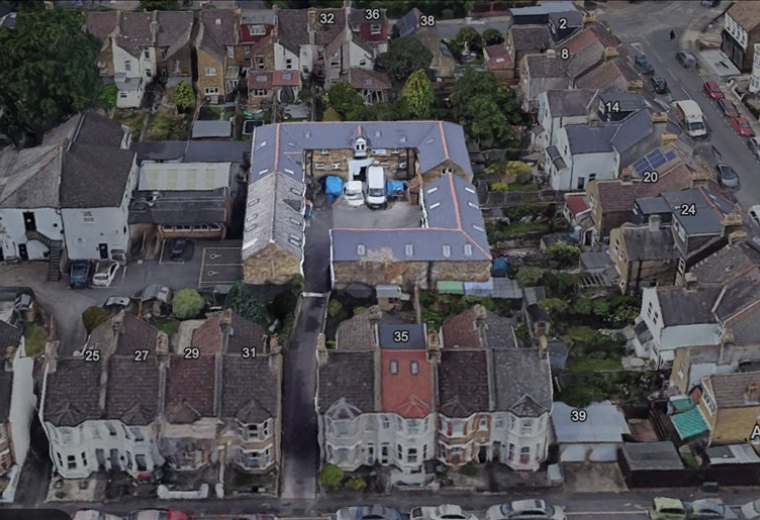 Peills Courtyard, Bourne Road