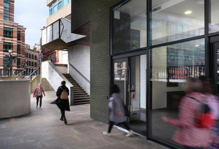 Exterior image of 2 Puddle Dock, The Mermaid