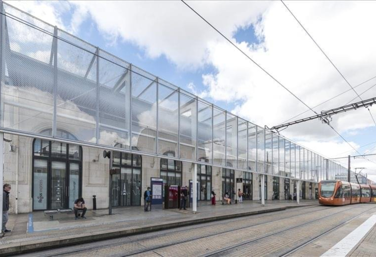 Place du 8 Mai 1945, Le Mans, Pays de la Loire (in the TGV station)