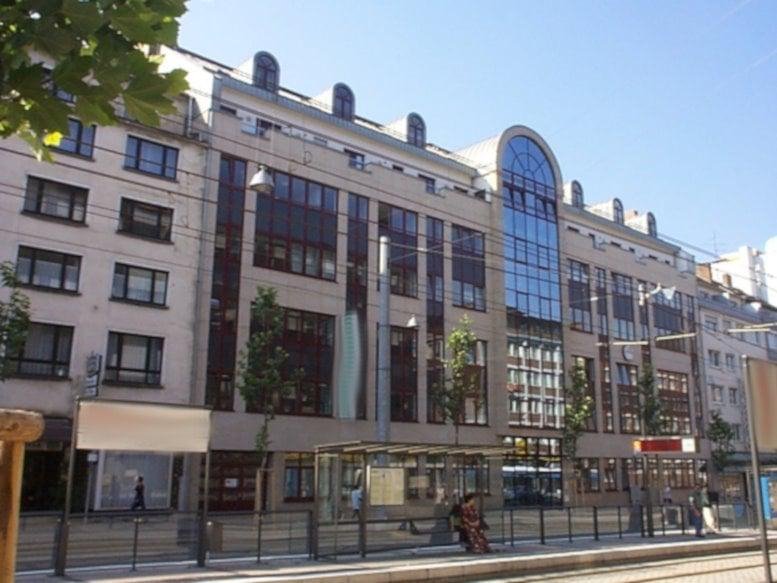 Exterior view of the multi-story building at St. Johanner Str. 41-43.