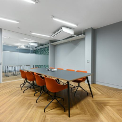 Serviced office to let in London