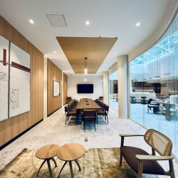 Office suite to let in Paris