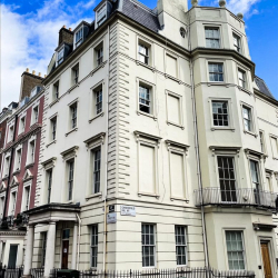 Office suite to let in London