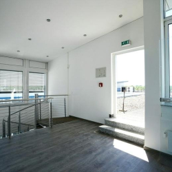 Offices at Otto-Hahn-Straße 36