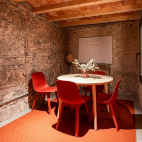 Executive office centre to let in Barcelona. Click for details.