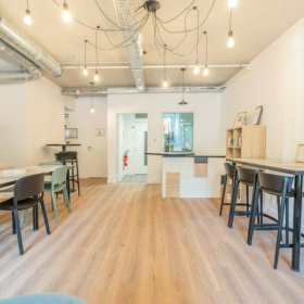 Marseille executive suite. Click for details.