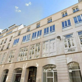 Exterior view of 36 Rue de Saint-Pétersbourg. Click for details.