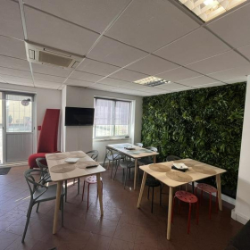 Avenida António Augusto de Aguiar 24, 1ºEsq. Click for details.