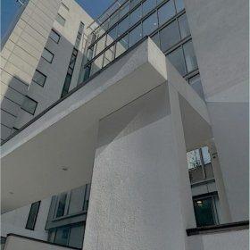 Exterior view of 18 Bevis Marks, John Stow House. Click for details.