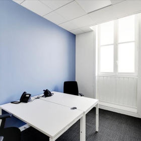 Office accomodation to hire in Paris. Click for details.