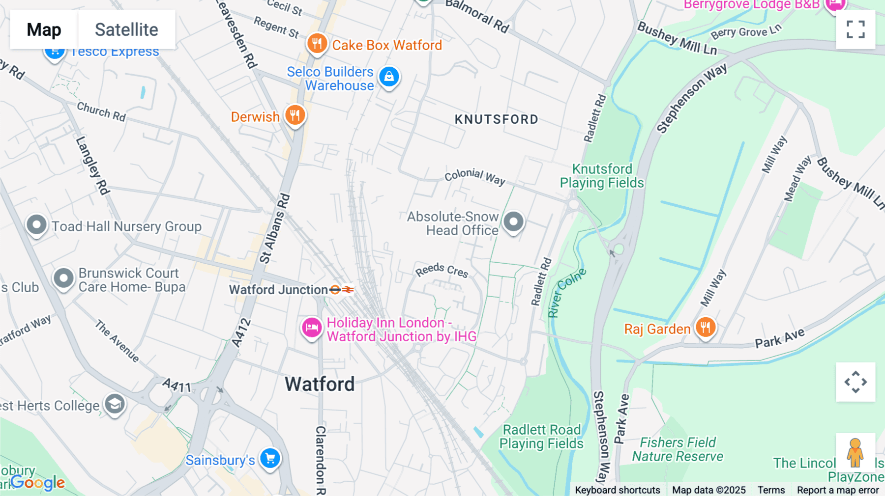 Click for interative map of Oak House, Reeds Crescent, Watford