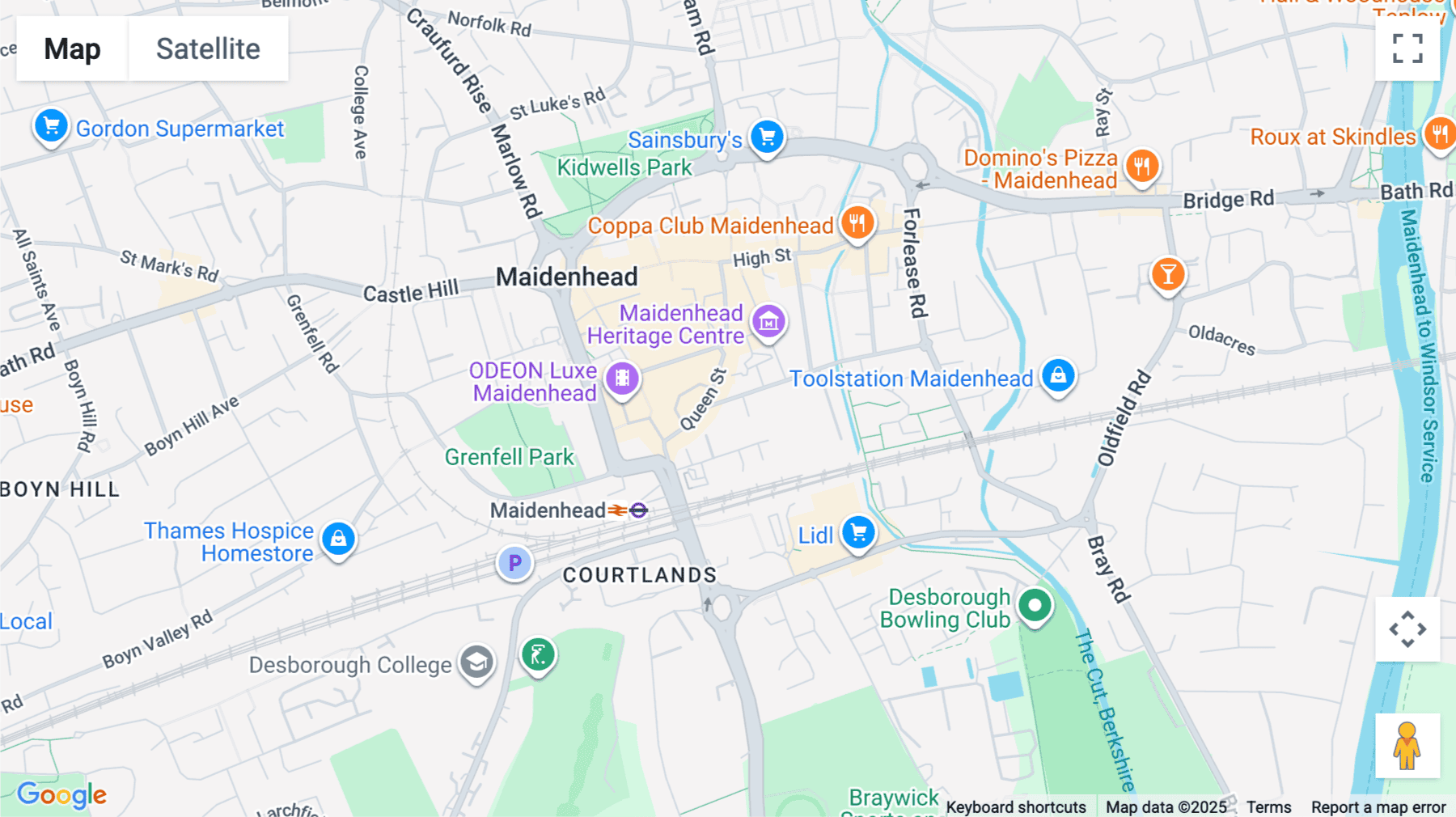 Click for interative map of 18, York Road, Maidenhead