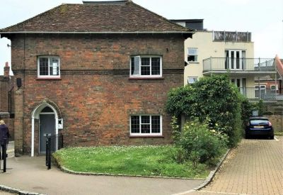 Serviced office to let in Tonbridge