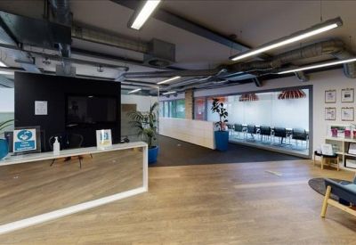 Serviced office to let in London