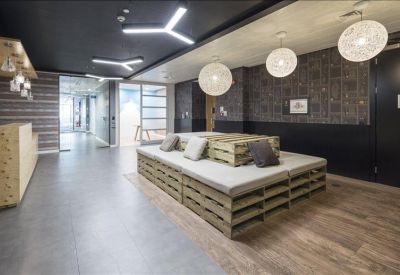 Office accomodation to lease in London