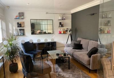 Exterior view of 79A Grapes House, High Street