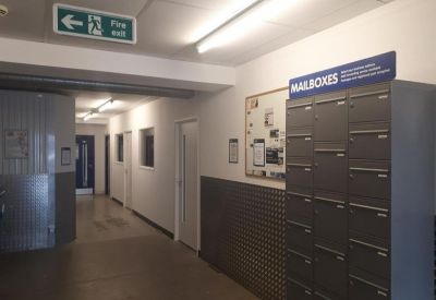 Office suites in central Byfleet