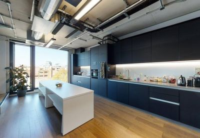 Exterior view of 168 Shoreditch High Street