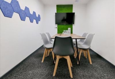 Executive office centre to lease in Wakefield