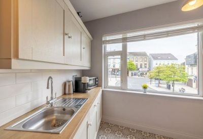 Exterior view of 22b, High Street