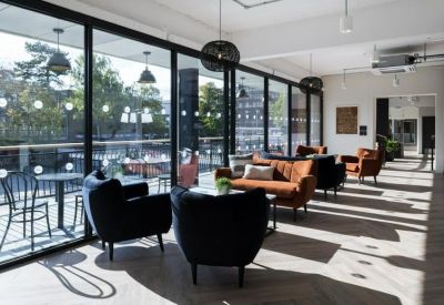 Serviced office to let in Stevenage