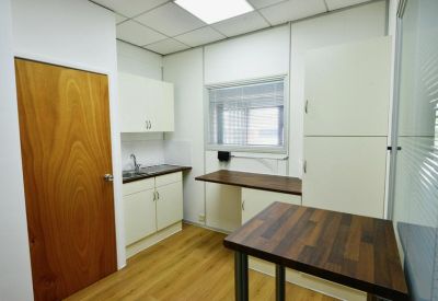 Executive offices to let in Watford