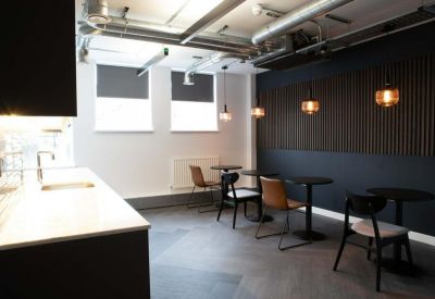 Executive office to let in London