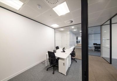Office accomodation to lease in Reading