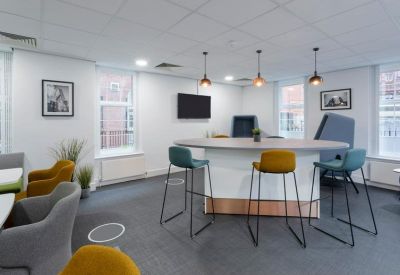 Executive office to lease in Manchester