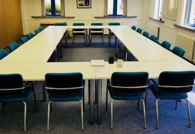 Executive offices to lease in Dudley