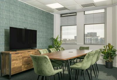 Executive suite to let in Woking