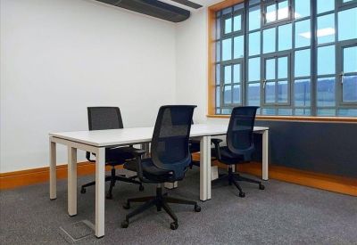 Office suites in central Renfrew