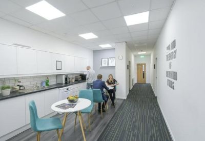 Office suite to let in Bradford