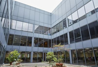 Reeds Crescent, Oak House