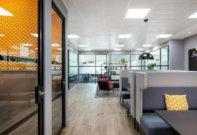 Exterior view of 174 Hammersmith Road