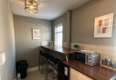 Serviced office to let in Leicester