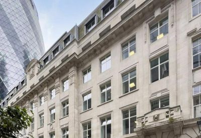 Exterior view of the classic stone facade at 5 St Helen’s Place, 3rd Floor, Bishopsgate.