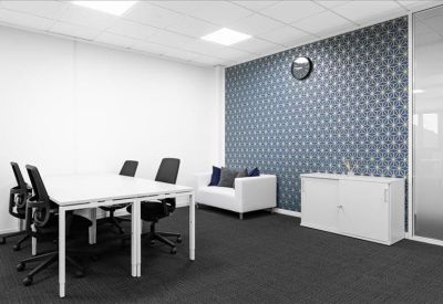 Executive offices in central High Wycombe