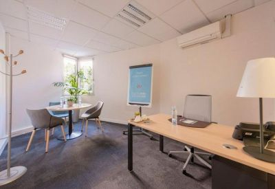 Interior of 117 Avenue Victor Hugo