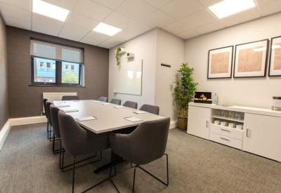 Office suite to rent in Oldbury