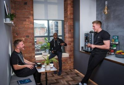 Interior of 2 The Calls