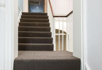 Exterior image of 20 High Street, Castle Hill House