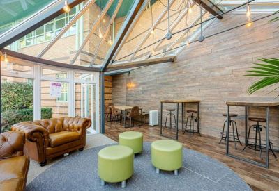 Office suites to rent in Warwick