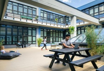 Exterior view of Lobeckstraße 36